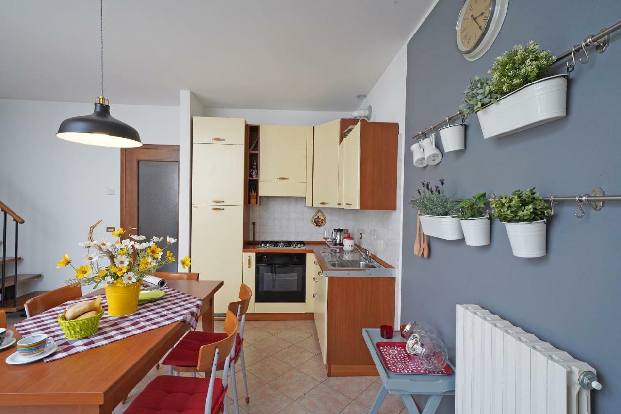 Torri Centro Appartement Torri Del Benaco Buitenkant foto